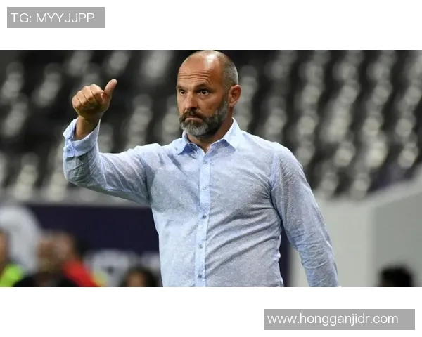 球星智慧与足球精神的碰撞:经典名言解析与启示 球星智慧与足球精神的碰撞:经典名言解析与启示