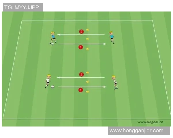 不同球星足球传球技巧分析与风格对比 不同球星足球传球技巧分析与风格对比
